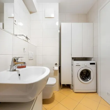 Attractive Njegoseva With A Balcony דירה לובליאנה