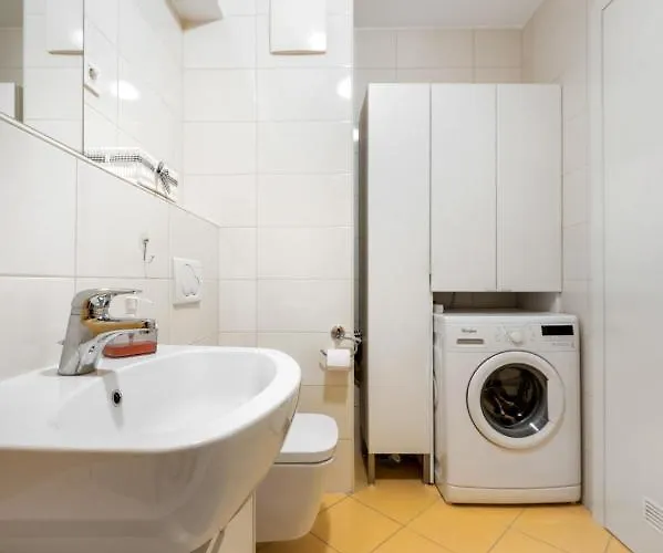 Attractive Njegoseva With A Balcony דירה לובליאנה