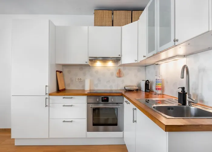 Attractive Njegoseva With A Balcony לובליאנה